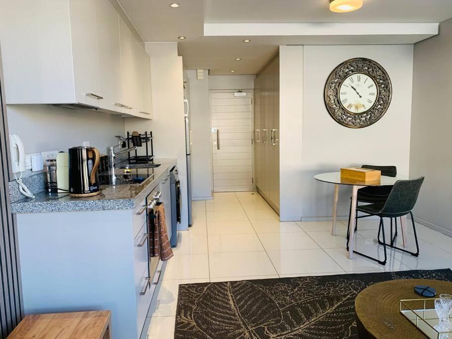 Leisure At The Legacy-greenpoint * Cape Town